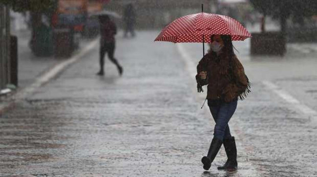İstanbul’u da etkisi altına alacak: Meteoroloji’den kuvvetli yağış uyarısı!