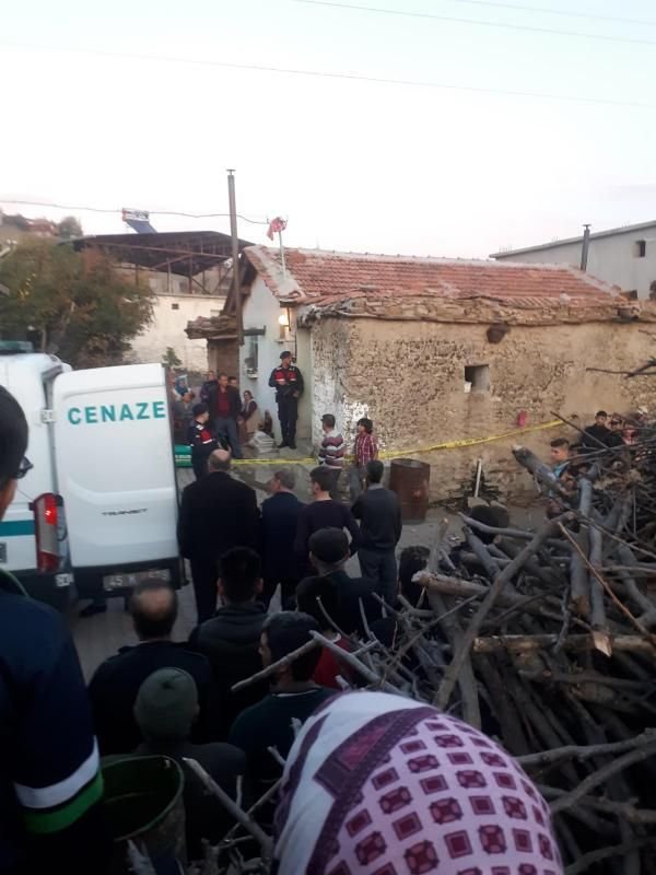 Manisa'da çift ve torunları sobadan sızan gazdan zehirlenerek, öldü -1