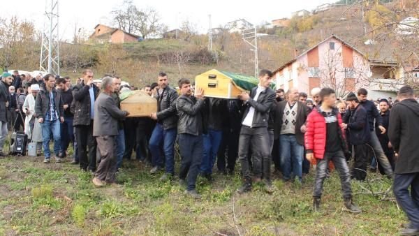 9 günde 6 kişiyi trafik kazasına kurban veren köyde yas -2