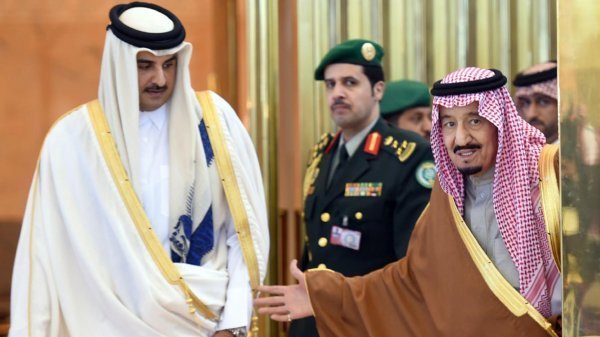 Kral Selman, Katar Emiri'ni KİK Zirvesi'ne davet etti