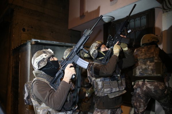 Adana'da DEAŞ operasyonu: 4 gözaltı