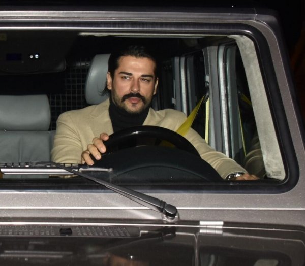 Burak Özçivit Karan'ı neden paylaşmadığını anlattı 
