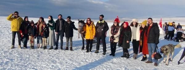 Buzla kaplanan Çıldır Gölü, 2020'de de gözde -3