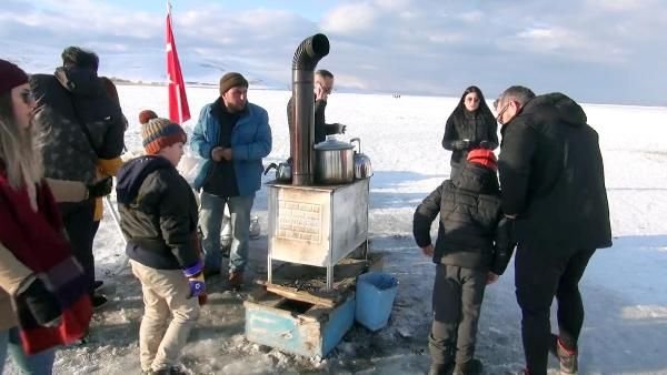 Buzla kaplanan Çıldır Gölü, 2020'de de gözde -2