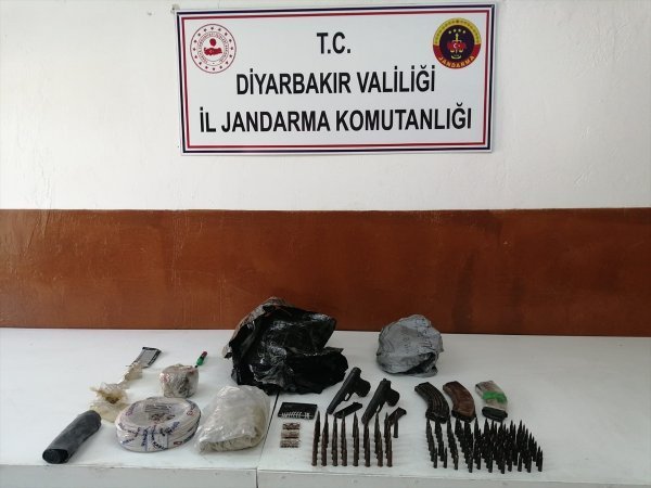 Diyarbakır'da PKK'ya ait 5 sığınak etkisiz hale getirildi