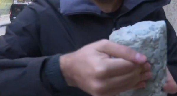 Elazığ'da binalardan kolon örnekleri alınıyor