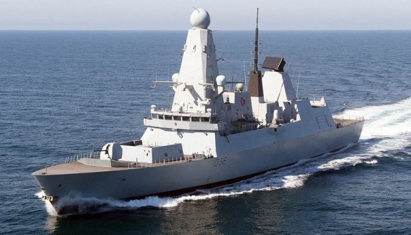 İngiliz ve ABD gemileri Hürmüz Boğazı'na gönderildi