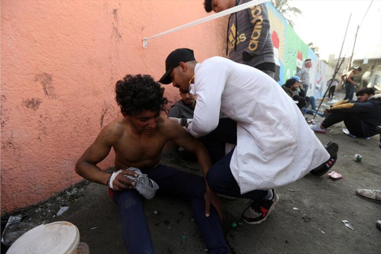 Irakta hükümet karşıtı gösterilerde 2 kişi hayatını kaybetti