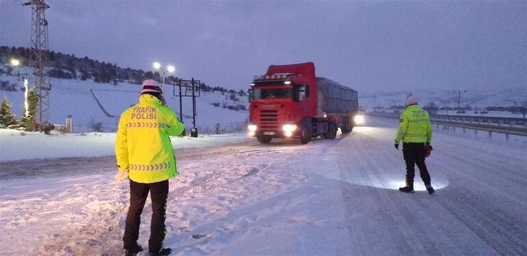 Kar esareti Meteorolojiden yeni uyarı: yağış, buzlanma, don...