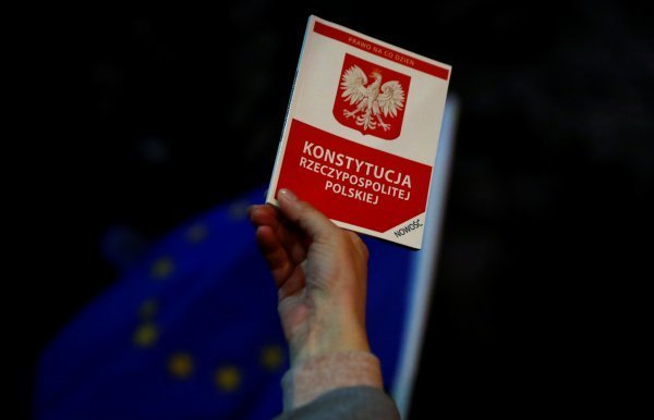 Polonya'yı AB'den çıkarabilecek yasa protesto edildi