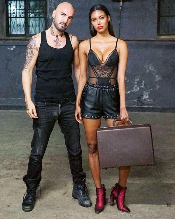 Soner Sarıkabadayı sevgilisine tektaş aldı