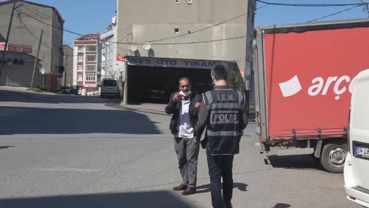 Arnavutköy'de şahıs, polislerin kestiği cezaya itiraz etti