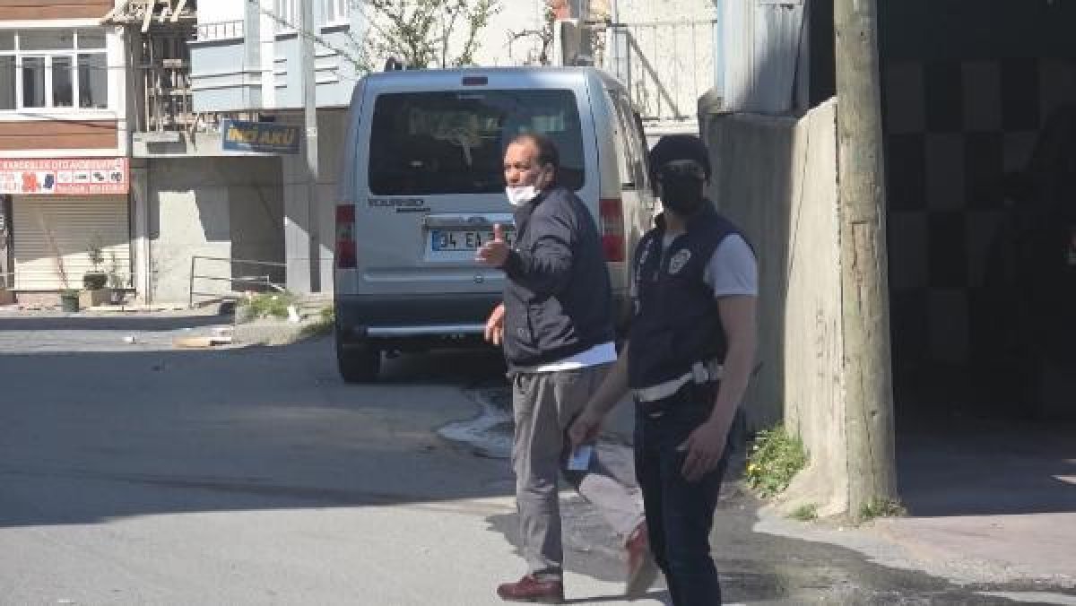 Arnavutköy'de şahıs, polislerin kestiği cezaya itiraz etti