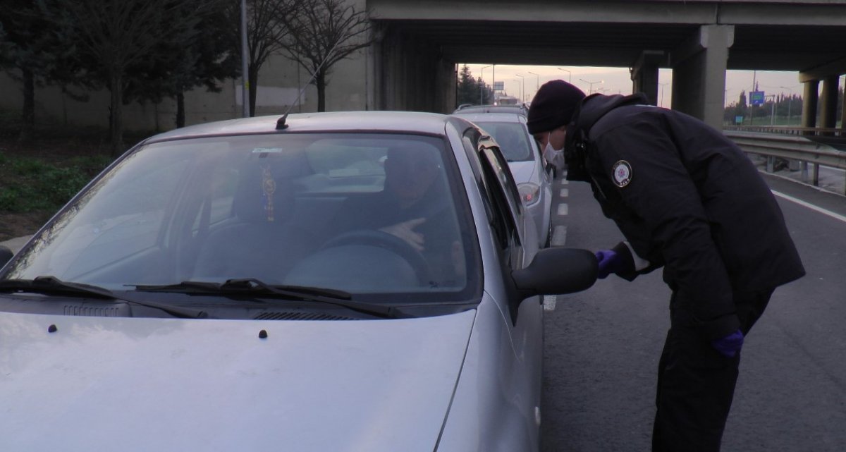 Kocaeli-İstanbul sınırında kilometrelerce araç kuyruğu