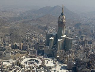 Mekke ve Medine'de tam gün sokağa çıkma yasağı