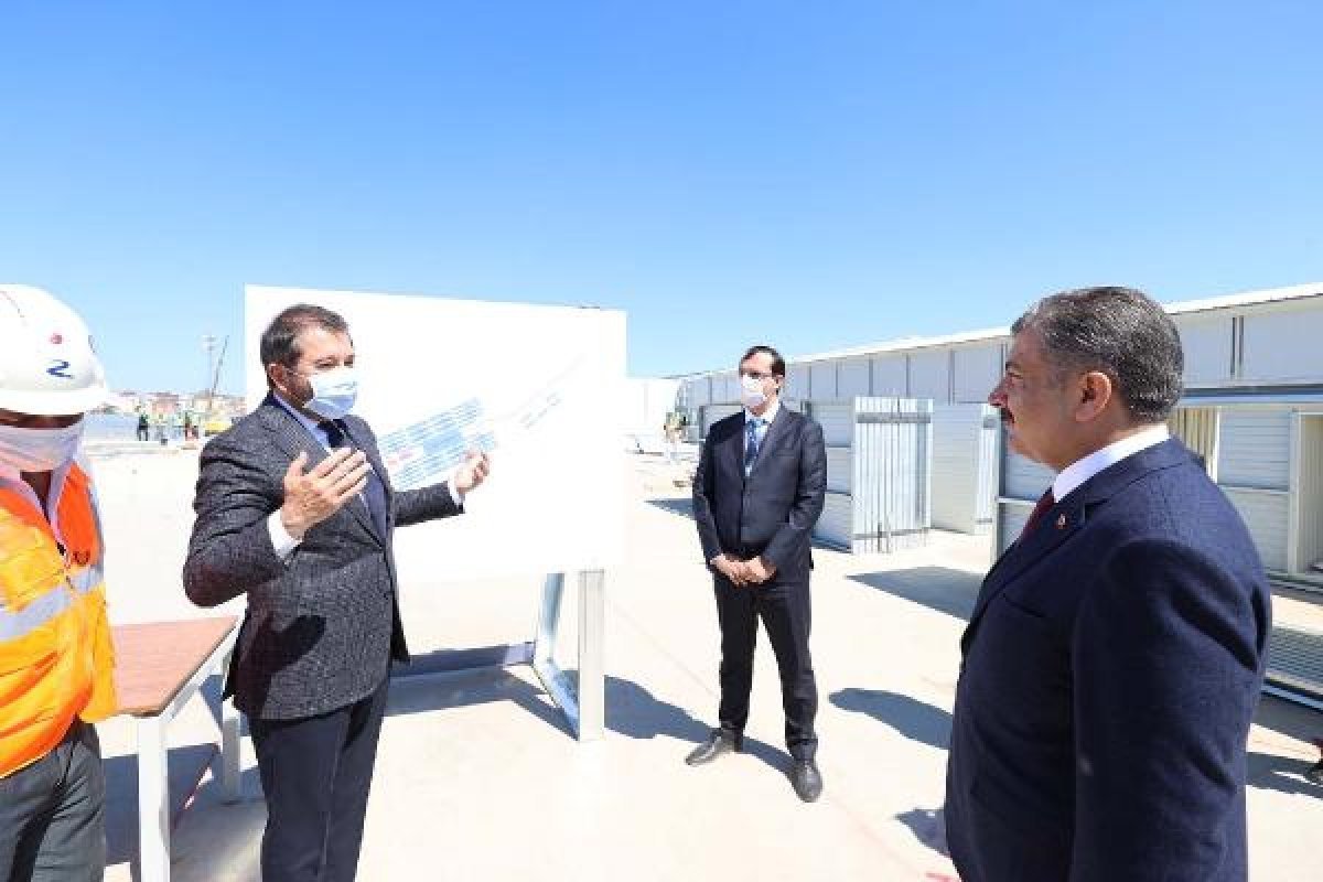 Sağlık Bakanı Sancaktepe'deki hastaneyi inceledi